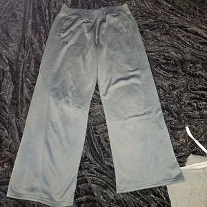 Set of 2 woman's sweat pants under Armour and pink